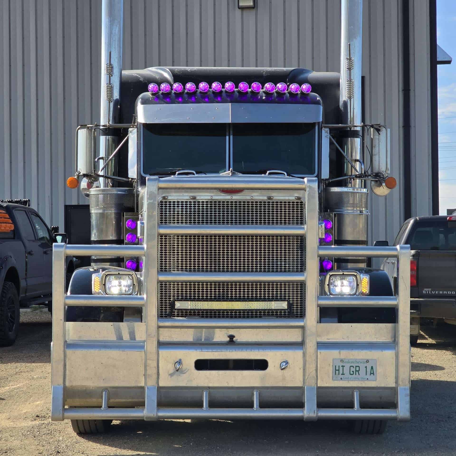 Peterbilt 379/389 Front Air Cleaner Light Panel | 4 Melon Lights (Pair) 8 Peterbilt 379/389 Front Air Cleaner Light Panel | 4 Melon Lights (Pair) - Image 8