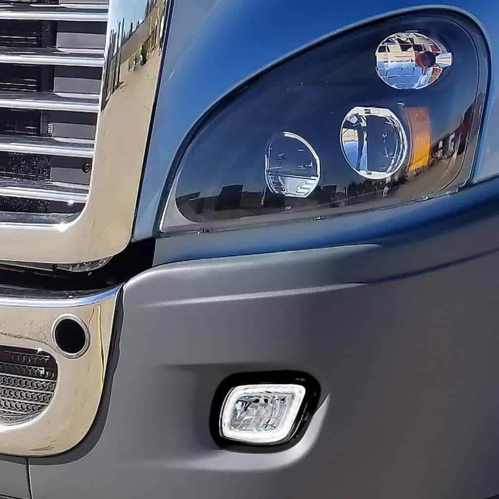 2008-2017 Cascadia Led Fog Light W/Position Light 4 2008-2017 Cascadia LED Fog Light w/Position Light