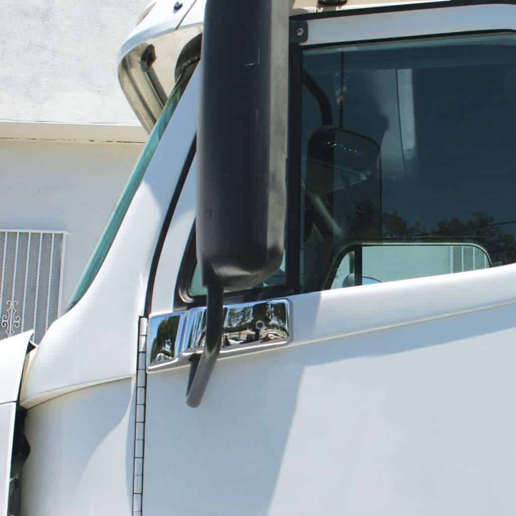 Chrome Plastic Bottom Mirror Post Cover Set For 1996-2010 Freightliner Century (Pair) 4 Chrome Plastic Bottom Mirror Post Cover Set For 1996-2010 Freightliner Century (Pair) - Image 4