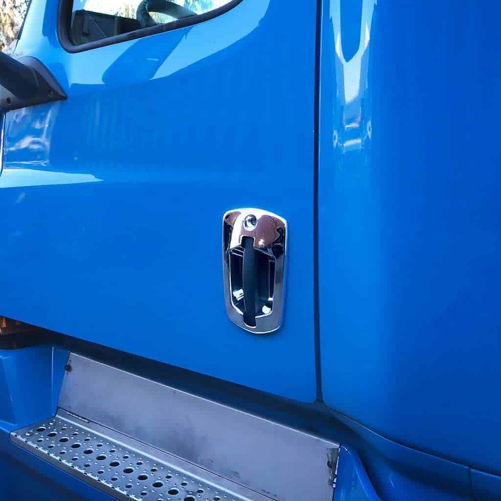 Chrome Door Handle Cover For 2018-2025 Freightliner Cascadia 4 Chrome Door Handle Cover For 2018-2025 Freightliner Cascadia