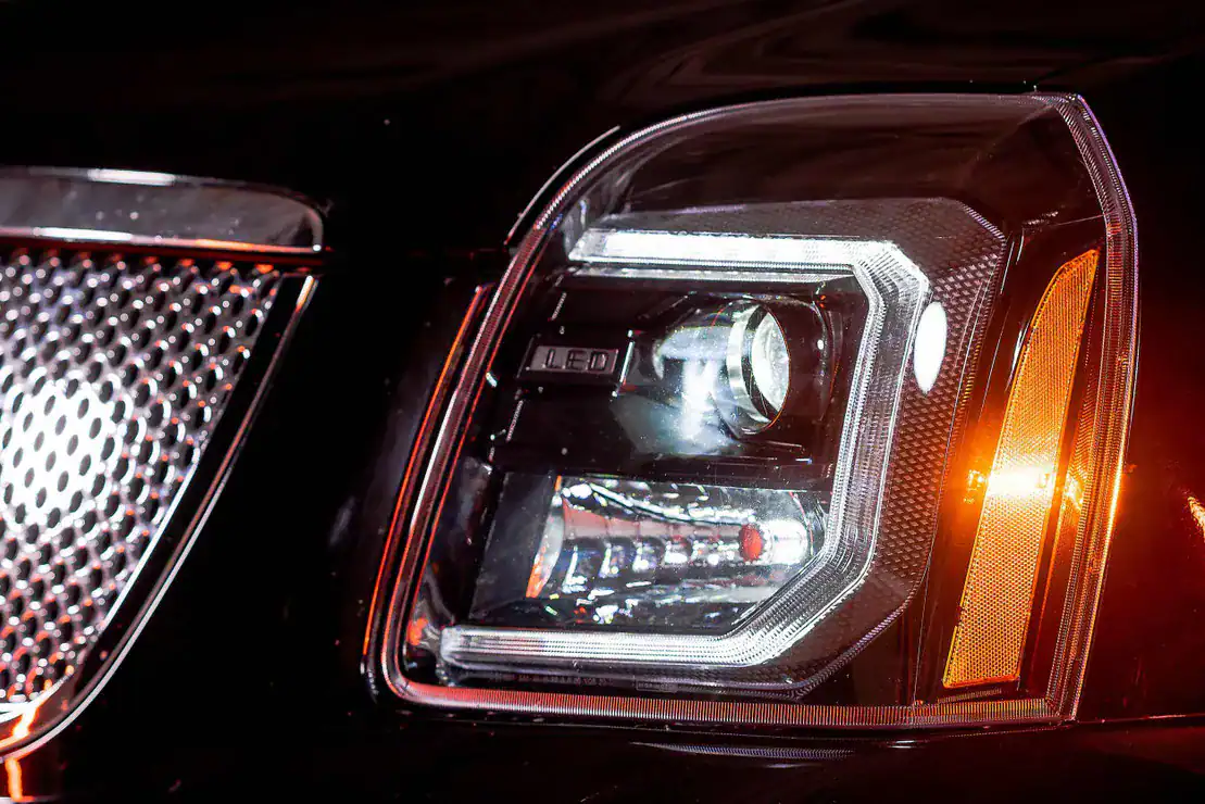 Gmc Yukon (07-14): Xb Hybrid Led Headlights 7 GMC Yukon (07-14): XB Hybrid LED Headlights