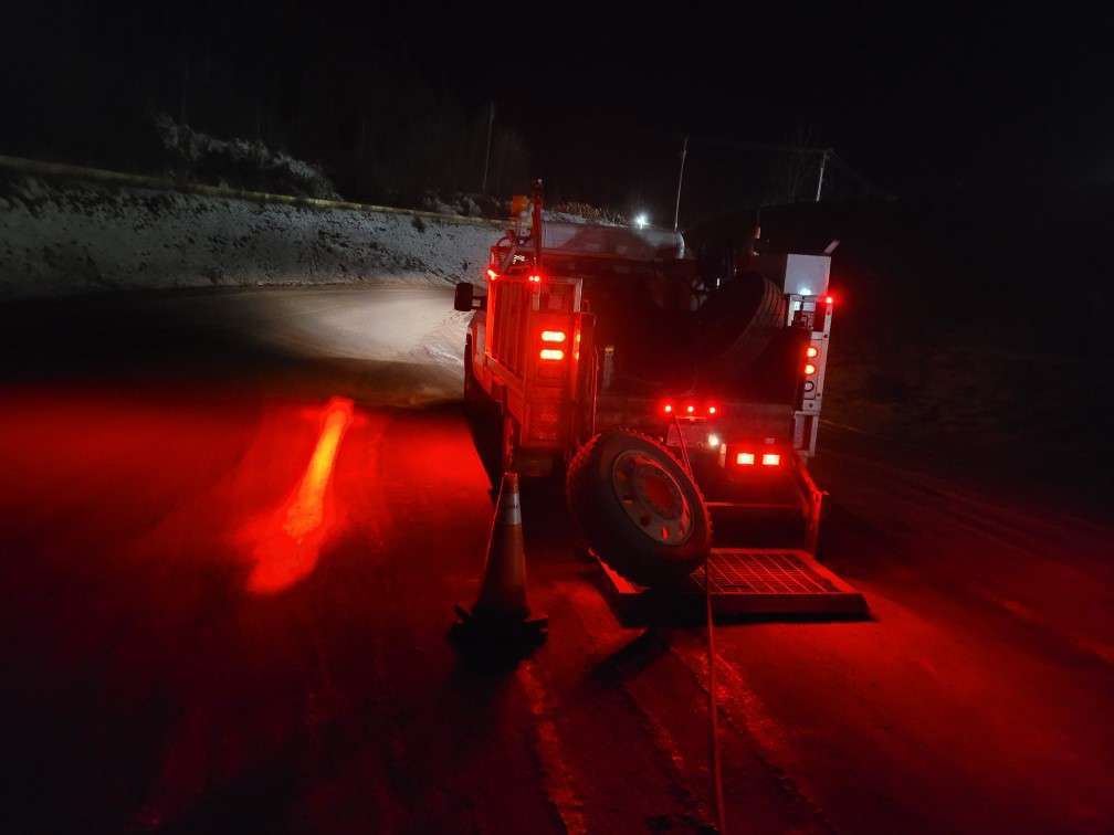 Jw Speaker Led 6&Quot; X 2&Quot; Led Warning Light Model 793 - Red Stripe Zone Light 6 JW Speaker LED 6" x 2" LED Warning Light Model 793 - Red Stripe Zone Light