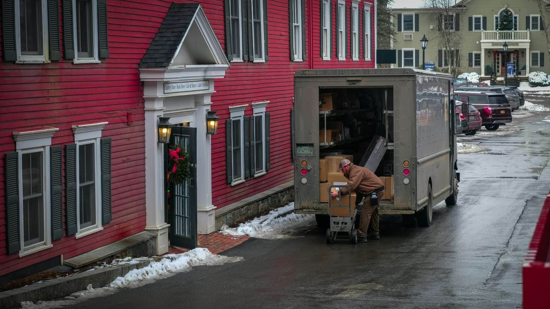 Courier delivering packages