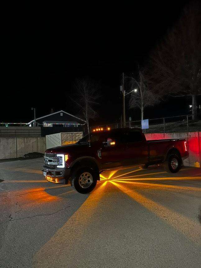 Amber Glass Is Class Watermelon Light – Star Lens Led Marker 17 Ford Super Duty with an amber Glass is Class watermelon light installed
