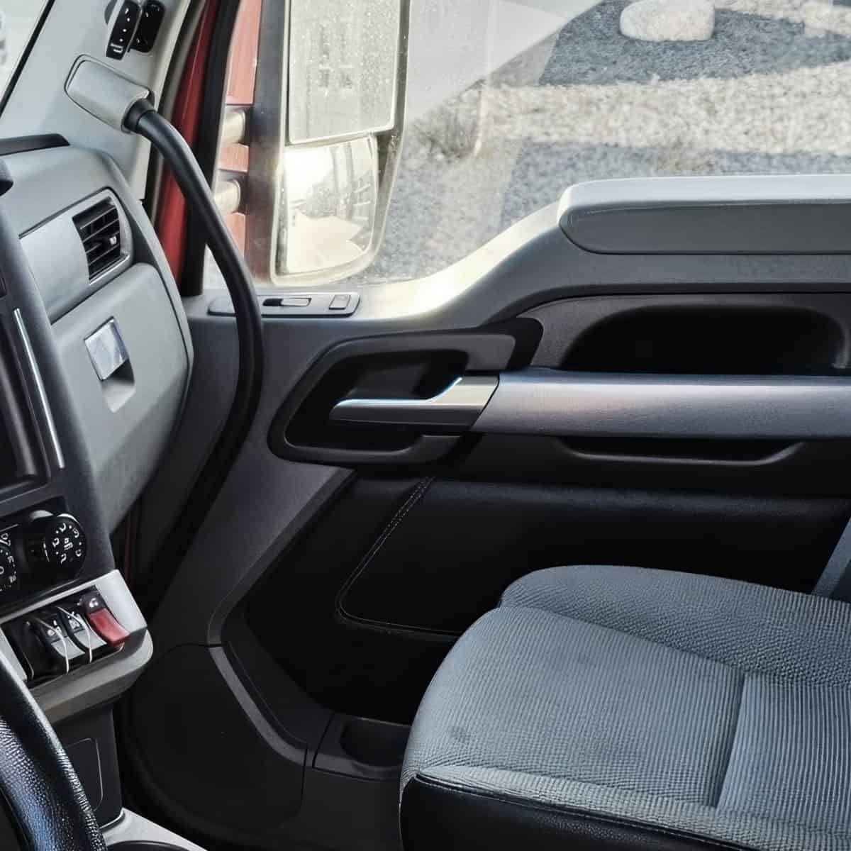 Chrome Plastic Interior Door Handle Cover For 2013-2025 Kenworth T680 6 Chrome Plastic Interior Door Handle Cover For 2013-2025 Kenworth T680