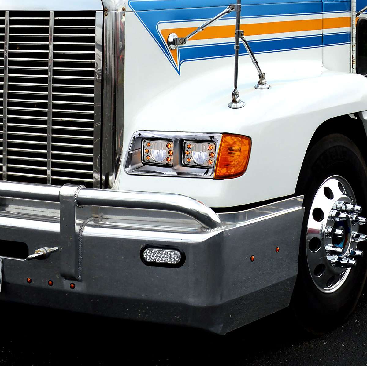 Headlight Bezel With Turn Signal For 1989–2009 Freightliner Fld 3 Headlight Bezel with Turn Signal For 1989–2009 Freightliner FLD