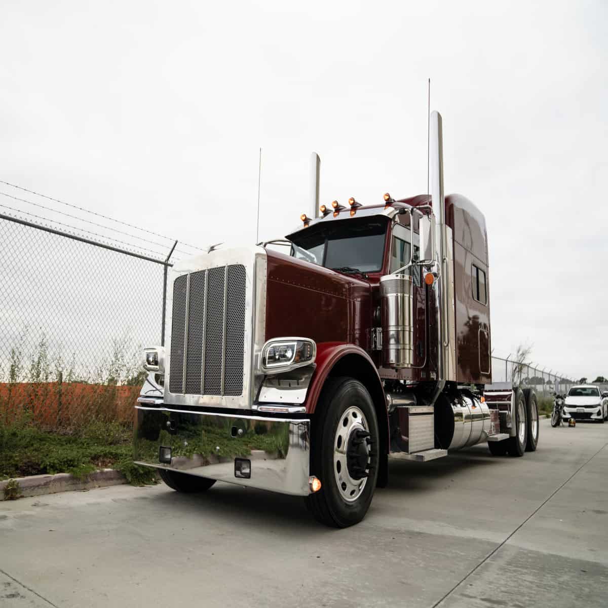 Aluminum Front Fender For Peterbilt 388/389 6 Aluminum Front Fender For Peterbilt 388/389