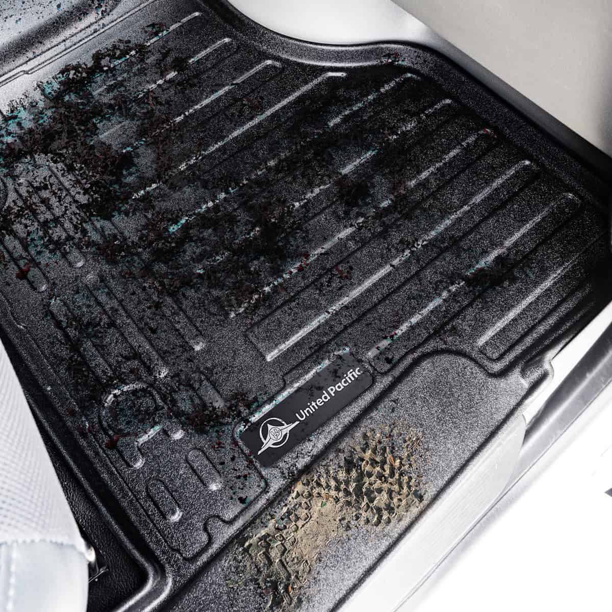 Riggear Floor Mat Set For Kenworth W900/T800 (2006-2024) T660 (2008-2017) 6 RigGear Floor Mat Set For Kenworth W900/T800 (2006-2024) T660 (2008-2017)