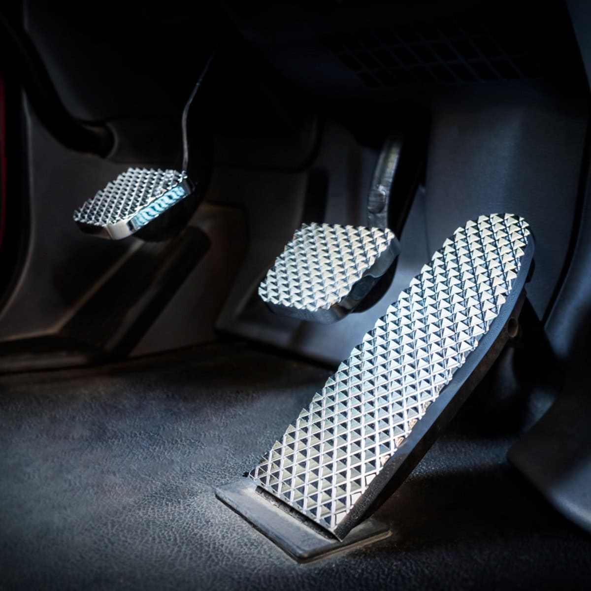 Chrome Billet Aluminum Diamond Pedal Set For 2014+ Peterbilt 567/579/587/589 3 Chrome Billet Aluminum Diamond Pedal Set For 2014+ Peterbilt 567/579/587/589