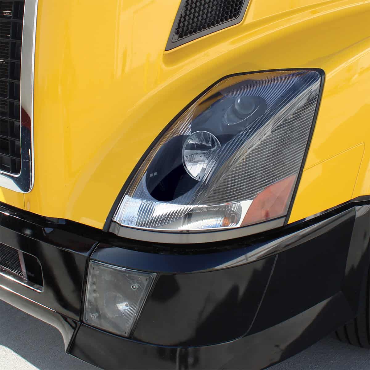 2003-2017 Volvo Vn Blackout Headlight – Competition Series 4 2003-2017 Volvo VN Blackout Headlight – Competition Series