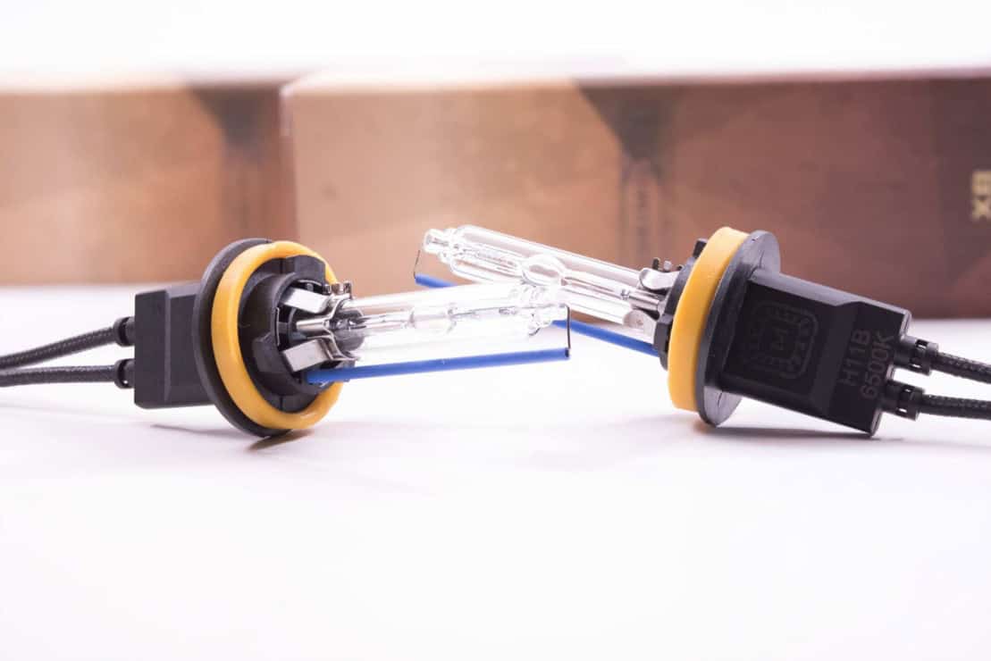 Alternative view of Morimoto H11B/H9/H8: XB 8000K HID Bulbs (Pair)
