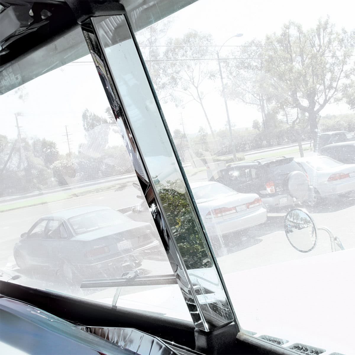Stainless Center Windshield Post Cover For Freightliner FLD & Classic