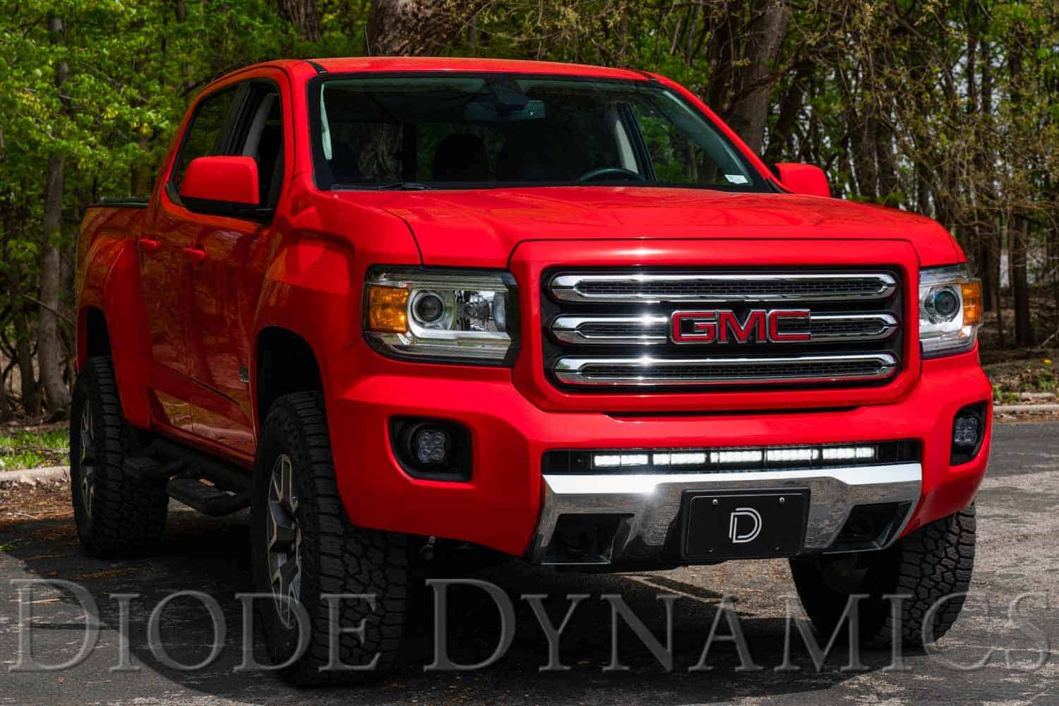 Diode Dynamics Ss30 Stealth Lightbar Kit For 2015-2020 Colorado/Canyon White Driving 10 Manufacturer Canyon photograph showing the light bar illuminated.