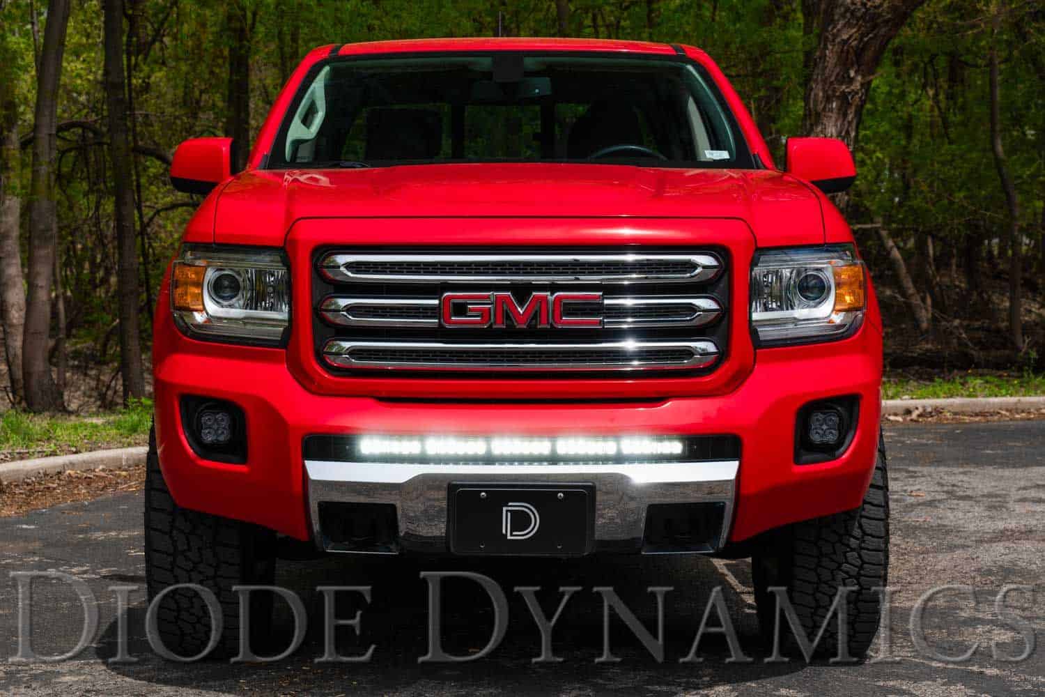 Diode Dynamics Ss30 Stealth Lightbar Kit For 2015-2020 Colorado/Canyon White Driving 11 Front view of the Canyon with the SS30 illuminated.