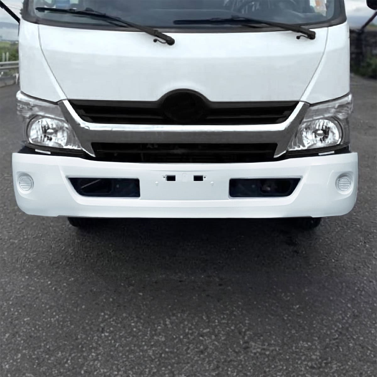 Bumper With Opening For Fog Light For 2016-2020 Hino 155/195 5 Bumper With Opening For Fog Light For 2016-2020 Hino 155/195