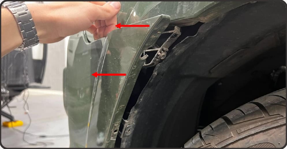 2014–2024 Toyota 4Runner Xb Evo &Amp; Evo Hybrid Installation Guide 9 Release the top bumper tab toward the wheel, then pull away from the fender.