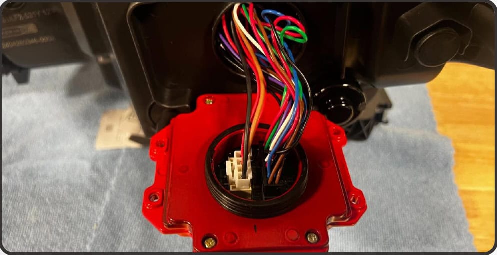 2014–2024 Toyota 4Runner Xb Evo &Amp; Evo Hybrid Installation Guide 22 Optional SC8: engage the internal connector clips securely.