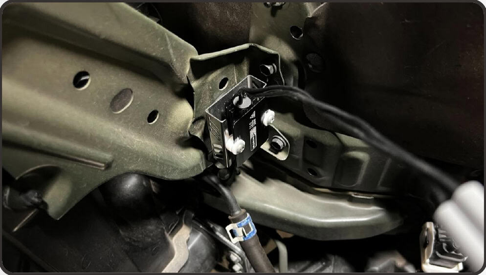 2014–2024 Toyota 4Runner Xb Evo &Amp; Evo Hybrid Installation Guide 34 Mount each magnetic resistor clear of the headlight.
