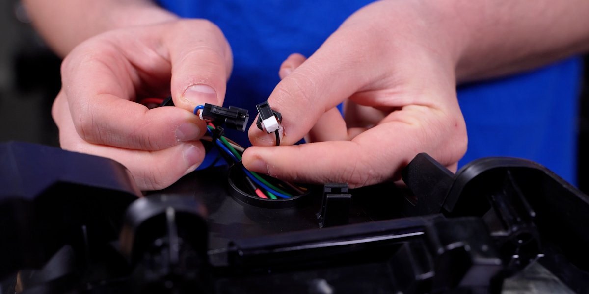 2014–2024 Toyota 4Runner Form Headlight Installation Guide 17 Join the black/blue-wire connectors for white DRLs; leave them disconnected for amber.