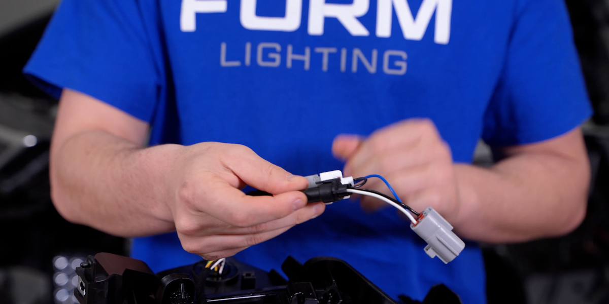 2014–2024 Toyota 4Runner Form Headlight Installation Guide 19 Connect or leave the 9006 adapter connectors unused according to the factory-light branch.