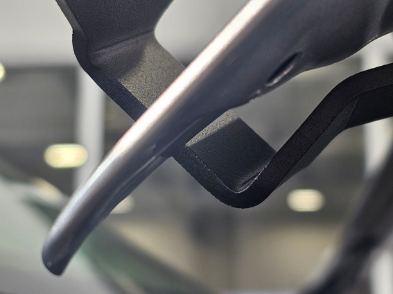 2019–2025 Toyota Rav4 C2 2.0 And Ss3 Ditch-Light Installation Guide 2 Leave clearance between the bracket and painted surfaces.