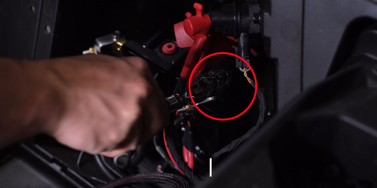 Can-Am Maverick X3 A-Pillar Light Installation Guide 13 Locate the battery and bus bar behind the console.