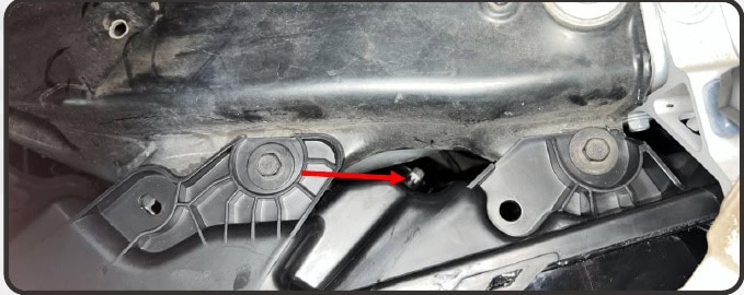 2021–2023 F-150 Morimoto Xb Evo &Amp; Evo Hybrid Installation Guide 34 Low-beam adjuster at the rear of the headlight