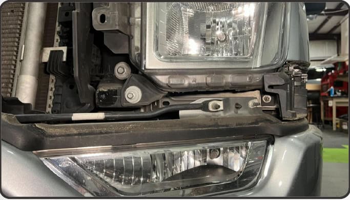 2021–2023 F-150 Morimoto Xb Evo &Amp; Evo Hybrid Installation Guide 14 Lower headlight fasteners