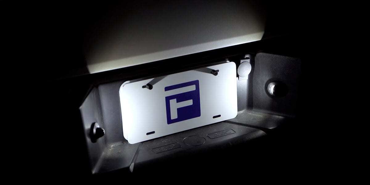 F-150 Form Led License-Plate Light Installation Guide 7 Repeat on the opposite side and check both lamps.