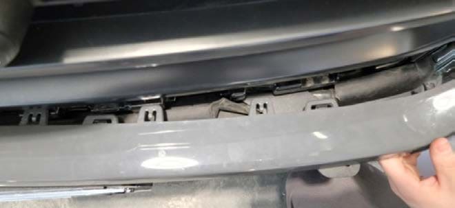 2021–2023 Ford F-150 Ss5 Crosslink Installation And Backlight Guide 2 Release the upper bumper valance from the outer edges toward the centre.