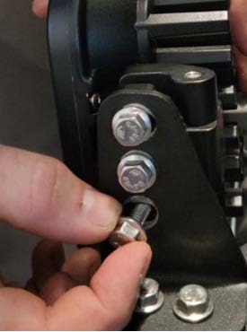 2021–2023 Ford F-150 Ss5 Crosslink Installation And Backlight Guide 17 The low-mount bolts and pivot connection.