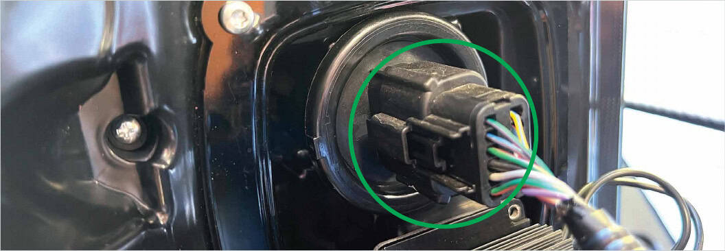 2021–2023 F-150 Morimoto Xb Tail-Light Installation Guide 20 Connect the original LED truck harness