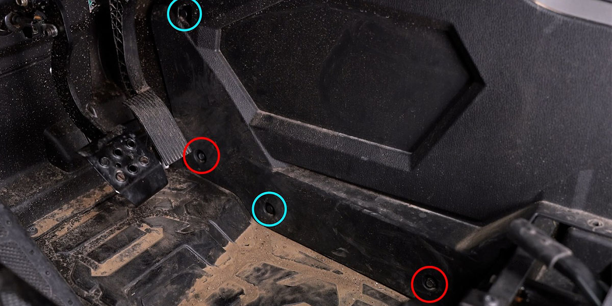 Polaris Rzr Pro Xp / Turbo R Ss5 Crosslink Roof Installation Guide 7 Kick-panel bolts marked in red and clips marked in blue.