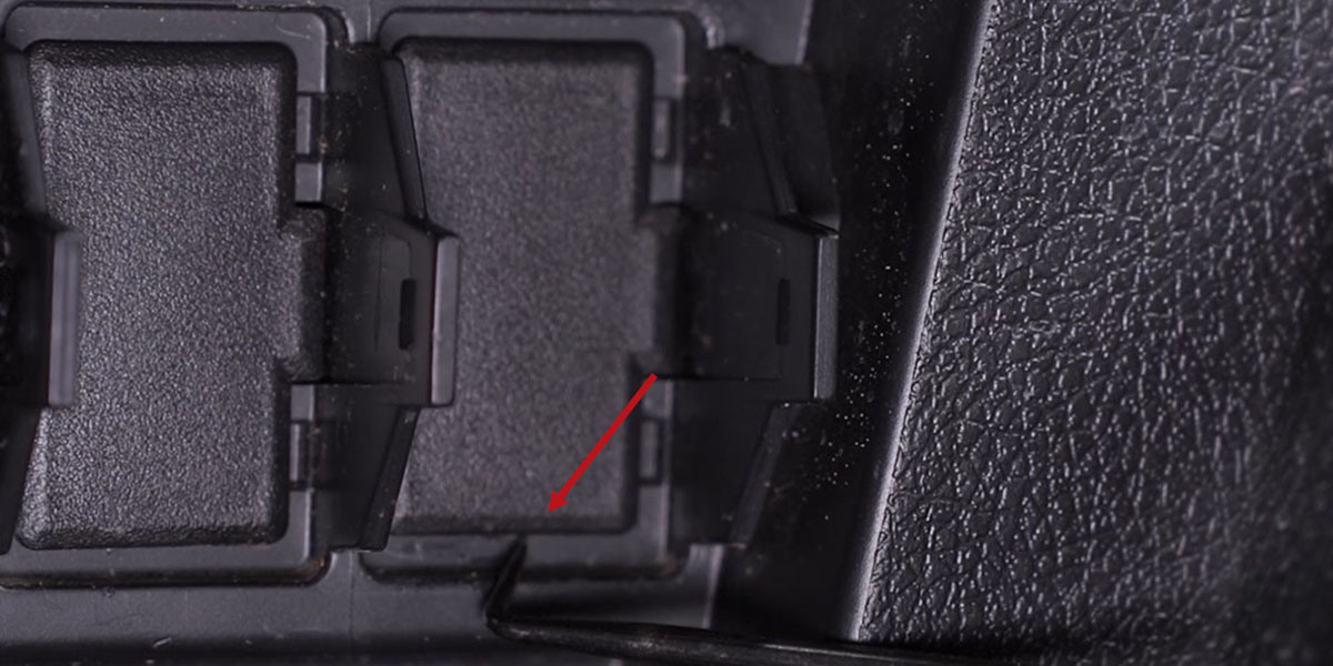 Polaris Rzr Pro Xp / Turbo R Ss5 Crosslink Roof Installation Guide 11 Release the selected factory switch blank.