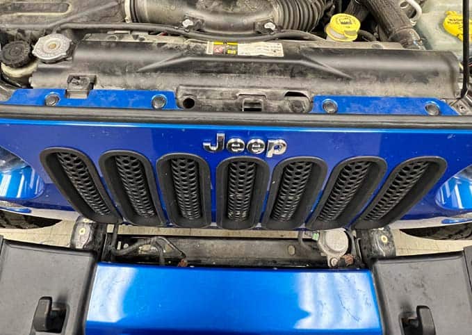 Jeep Jk Ss5 Bumper &Amp; Grille Installation Guide 1 JK grille and bumper-trim area before disassembly.