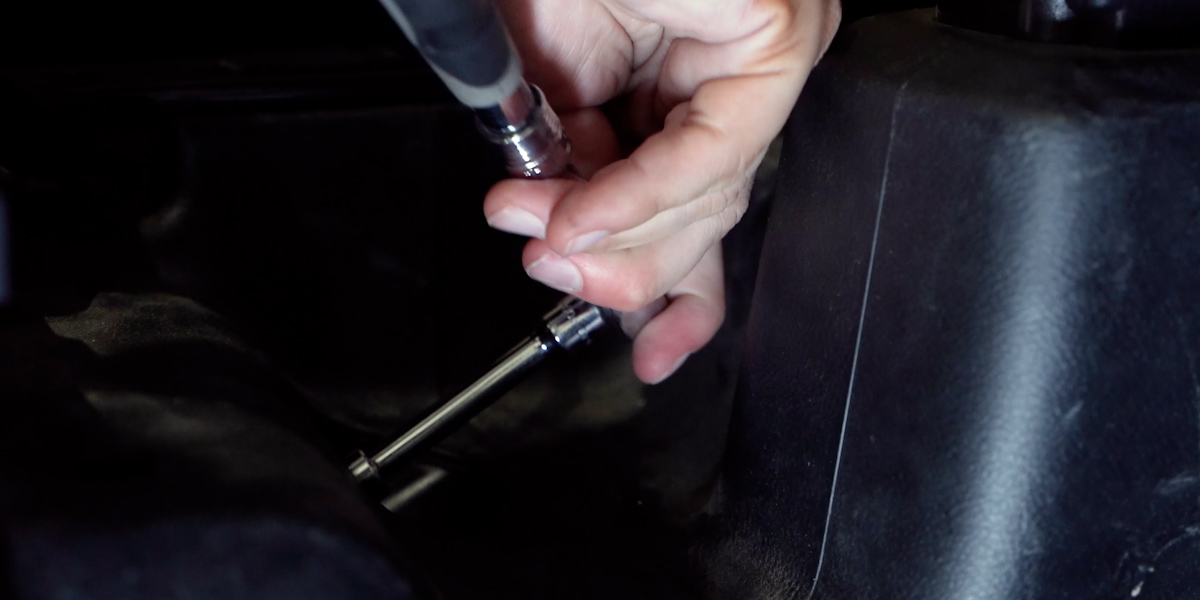 Jeep Jl Form Tail Light Installation 23 Secure the new lamp through the original retaining-bolt opening.