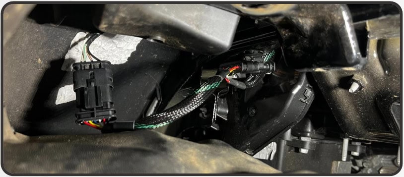 Jeep Jl/Jt Morimoto Super7 Halo Installation 11 Short passenger harness section fitted inline with the fender connector.
