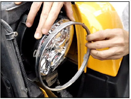 Pro Comp 76402P Jeep Headlight Installation Guide 8 Manufacturer photo: refit the original retaining ring.
