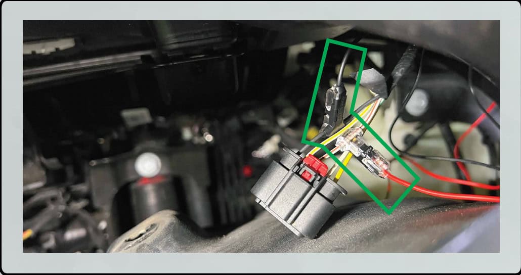 Jeep Jl/Jt Morimoto Side-Vent Marker Installation 11 Manufacturer photograph of the two marker connections at the fender harness.