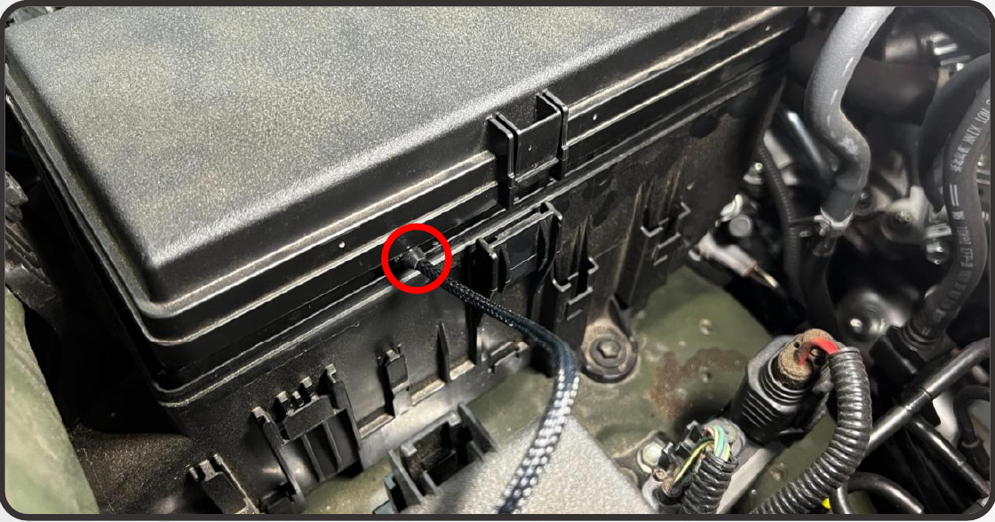 2014–2024 Toyota 4Runner Xbg Grille Installation Guide 19 2014–2018: make the specified lid notch and seat the harness grommet.