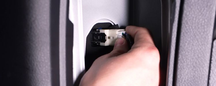 2010–2024 Toyota 4Runner Reverse-Light Installation Guide 10 Manufacturer step 9: refit the taillight.