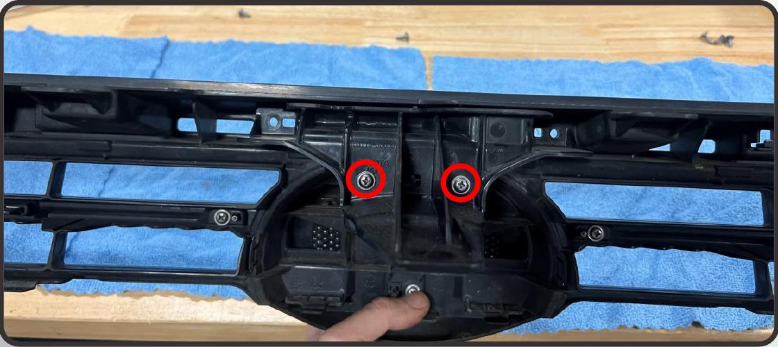 2014–2024 Toyota 4Runner Xbg Grille Installation Guide 8 Remove the original center bracket where the older-hardware branch applies.