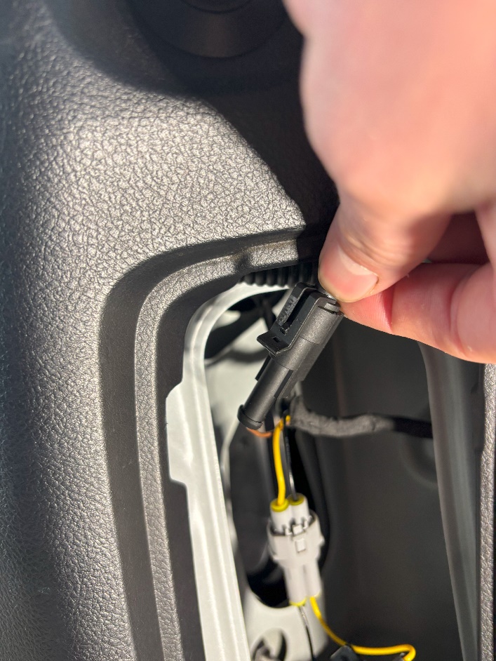 Form Tail-Light Installation: 2010–2024 Toyota 4Runner 10 The startup-sequence connection point.