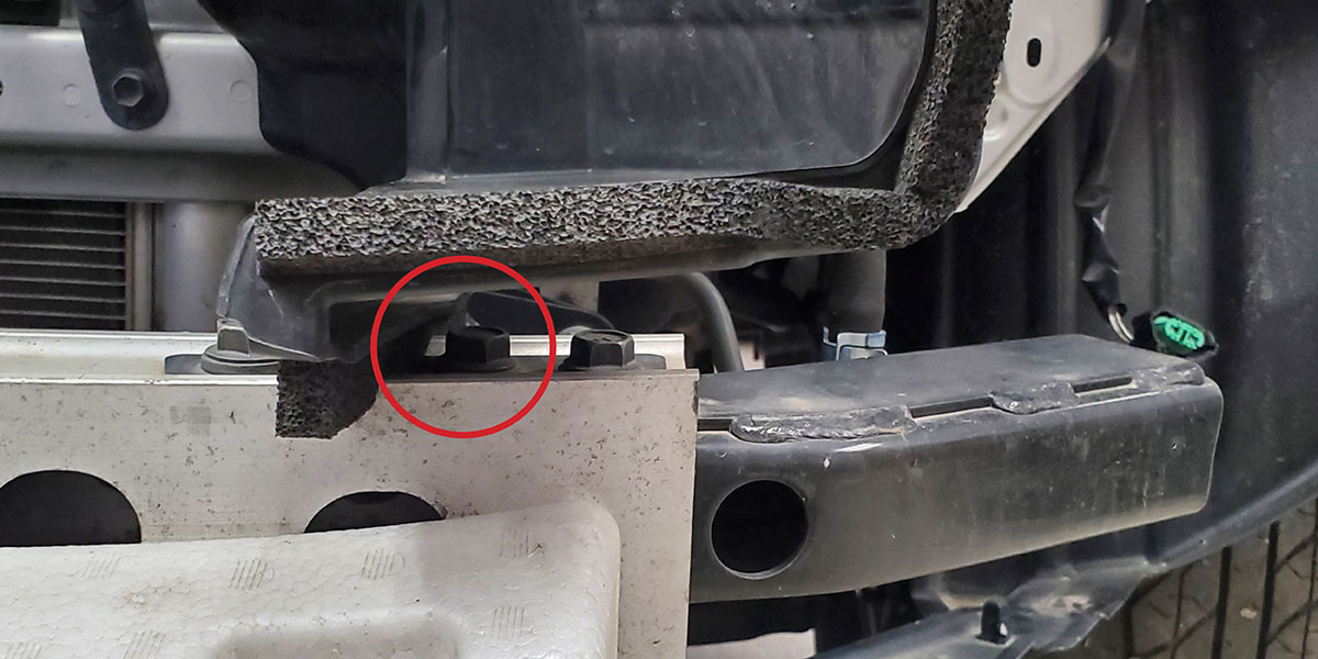 2014–2019 Toyota 4Runner Ss30 Stealth Lightbar Installation Guide 9 Manufacturer step 8: loosen the bracket mounting bolt.