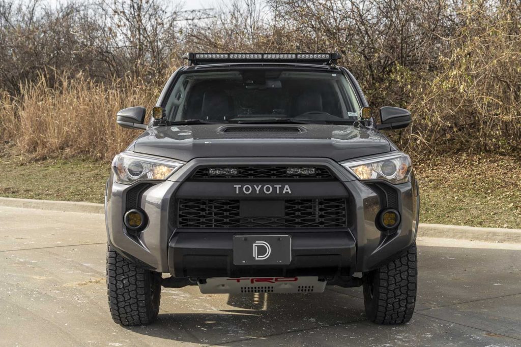 Front view of a Toyota 4Runner with a DEK roof rack and SS40 lightbar