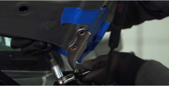 2010–2024 Toyota 4Runner Ditch-Light Installation Guide 3 Manufacturer step 2: remove the hinge bolts.
