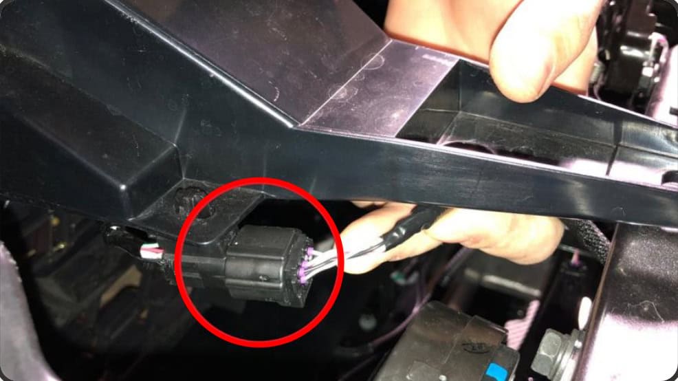 2016–2023 Tacoma Morimoto Evo Headlight Installation Guide 4 Disconnect the grille sensor connector, if fitted.