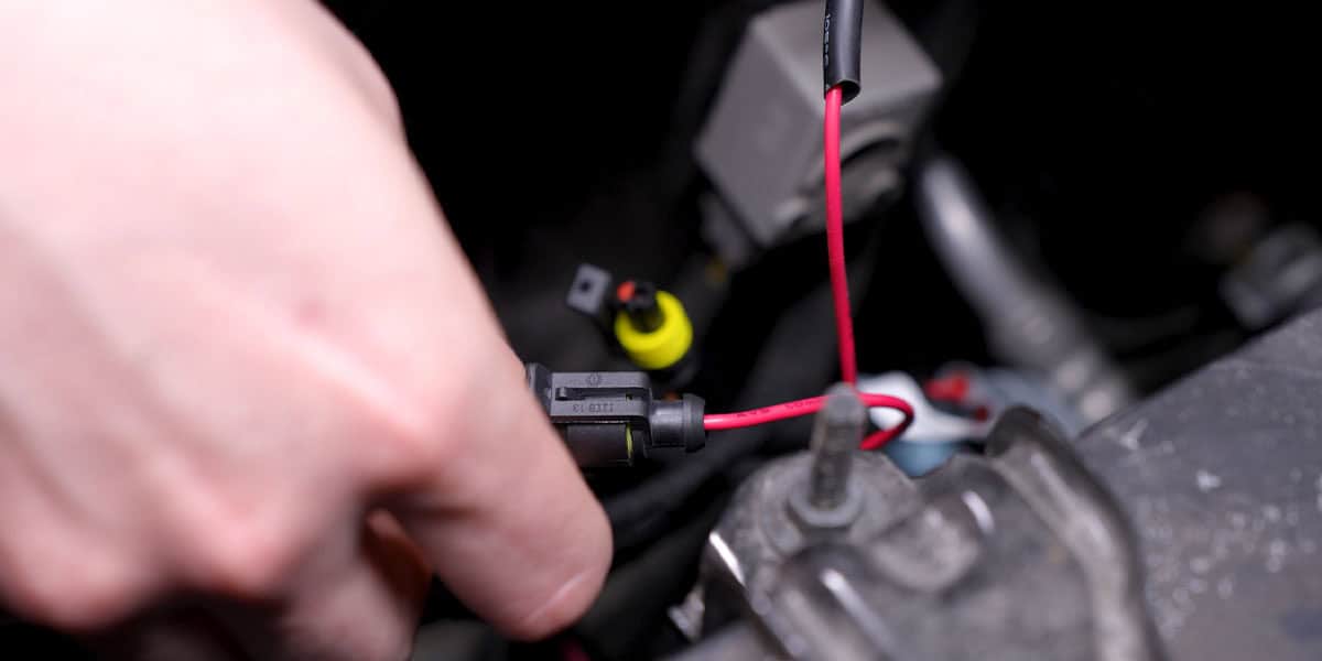 2016–2023 Tacoma Form Headlight Installation Guide 12 Connect the add-a-fuse harness leads.