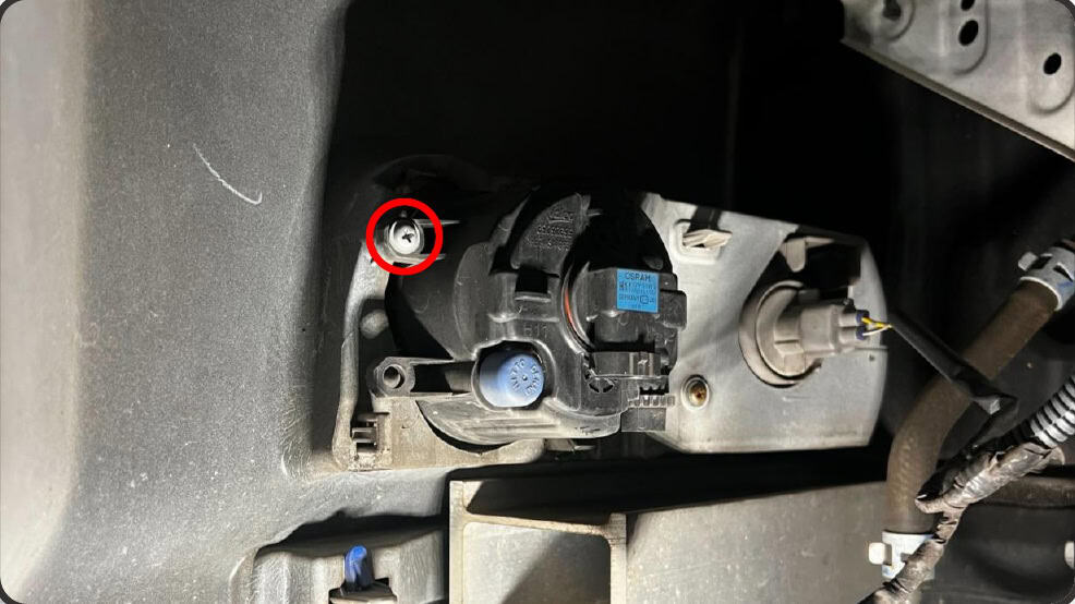 Morimoto Type T Evo Fog-Light Installation And Aiming Guide 6 Remove the original mounting hardware and lamp.