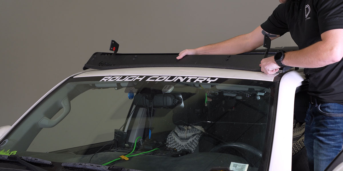 Prinsu/Sherpa Ss5 Crosslink Installation Guide 4 Refit the wind deflector.